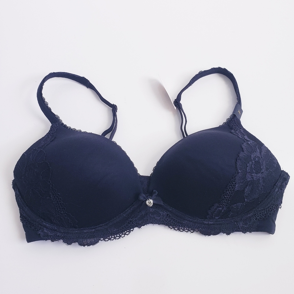 Victoria's Secret Body By Victoria No Wire New Bra - Picture 2 of 8